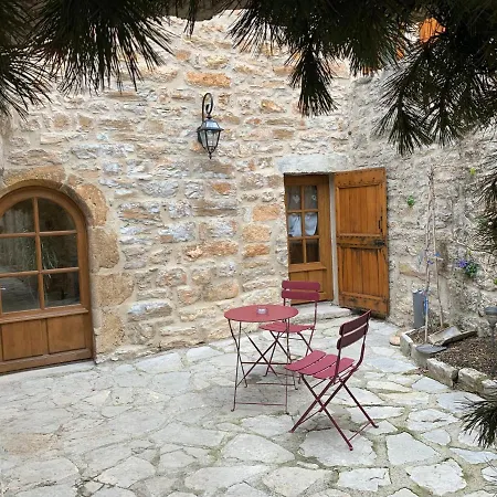 Manoir Du Charme Dans Les Gorges Du Tarn Lozere Bed & Breakfast Quezac (Lozere)