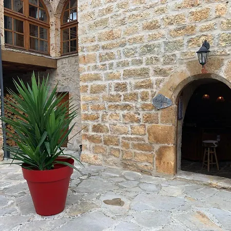 Oda ve Kahvaltı Manoir Du Charme Dans Les Gorges Du Tarn Lozere 4*