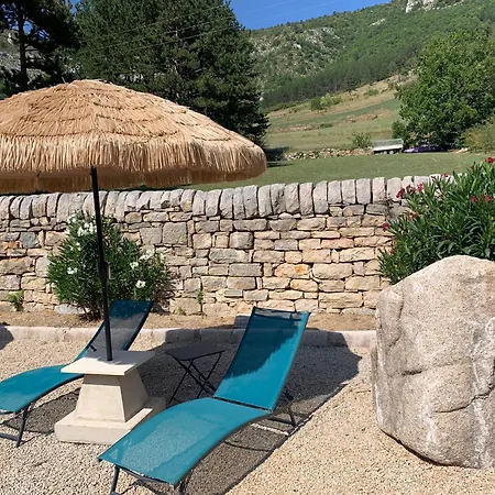 Manoir Du Charme Dans Les Gorges Du Tarn Lozere Bed & Breakfast *