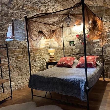 Oda ve Kahvaltı Manoir Du Charme Dans Les Gorges Du Tarn Lozere 4*