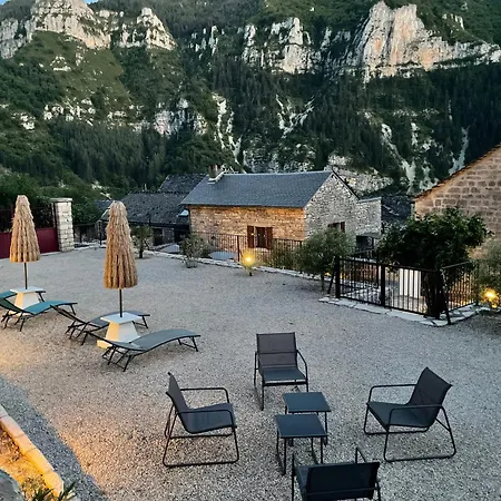 Manoir Du Charme Dans Les Gorges Du Tarn Lozere Bed & Breakfast