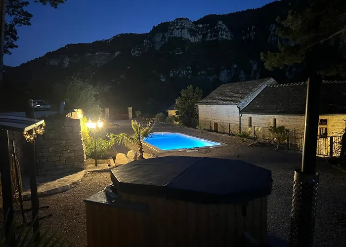 Manoir Du Charme Dans Les Gorges Du Tarn Lozere 4*
