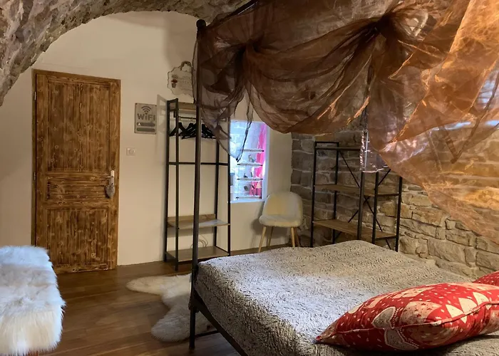 Manoir Du Charme Dans Les Gorges Du Tarn Lozere
