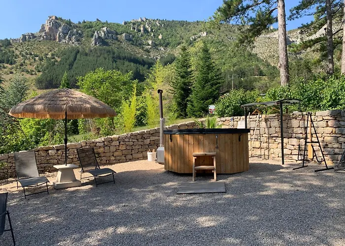 Manoir Du Charme Dans Les Gorges Du Tarn Lozere ベッド・アンド・ブレックファスト Quézac