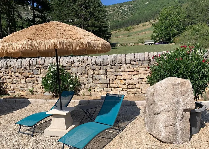 Manoir Du Charme Dans Les Gorges Du Tarn Lozere Nocleg ze śniadaniem 4*
