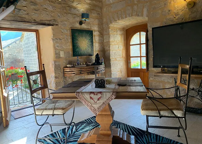 Manoir Du Charme Dans Les Gorges Du Tarn Lozere ベッド・アンド・ブレックファスト 4*