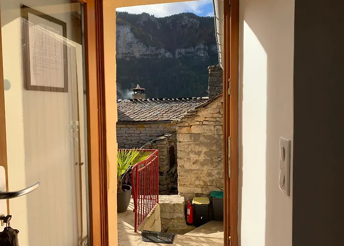 ベッド・アンド・ブレックファスト Manoir Du Charme Dans Les Gorges Du Tarn Lozere Quézac