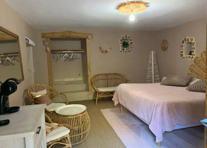 ベッド・アンド・ブレックファスト Manoir Du Charme Dans Les Gorges Du Tarn Lozere Quézac